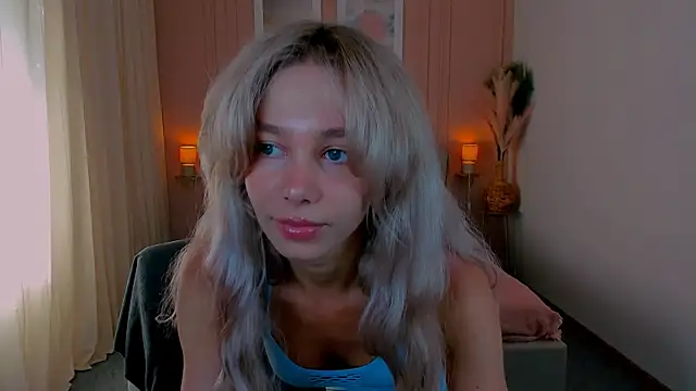 Snapshot of LuluAlis chatting on 05-21-26, 01:51 LuluAlis online show from 05-21-26, 01:51