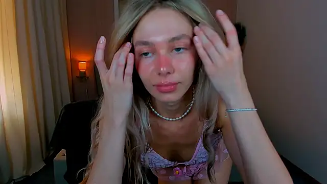 Snapshot of LuluAlis chatting on 06-03-26, 02:44 LuluAlis online show from 06-03-26, 02:44