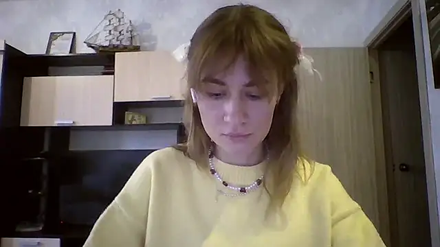 ElenoreHolguin online show from 04-10-26, 09:14