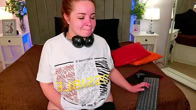 Snapshot of Riises chatting on 06-18-26, 09:14 Riises online show from 06-18-26, 09:14