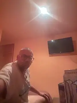 Snapshot of mrweed26 chatting on 03-09-26, 04:33 mrweed26 online show from 03-09-26, 04:33