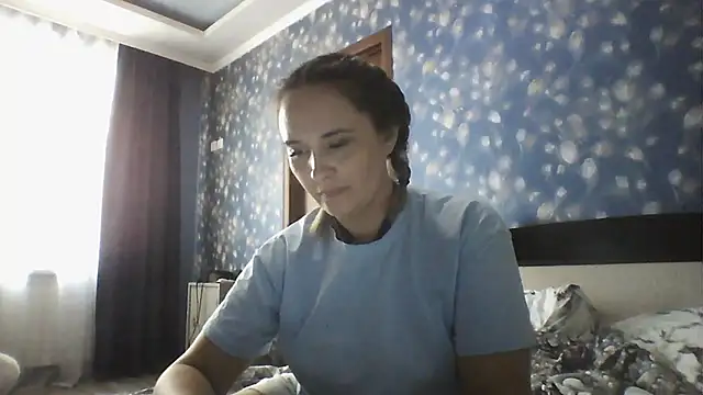 Snapshot of Alisa07qw chatting on 06-01-26, 05:31 Alisa07qw online show from 06-01-26, 05:31