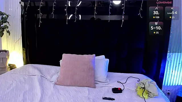 Snapshot of NicoKinggs_ chatting on 03-10-26, 01:38 NicoKinggs online show from 03-10-26, 01:38