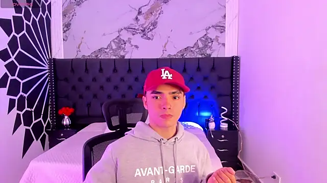 NicoKinggs  online show from 04-28-26, 12:43