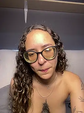 Snapshot of Anamyst chatting on 07-14-26, 02:05 Anamyst online show from 07-14-26, 02:05