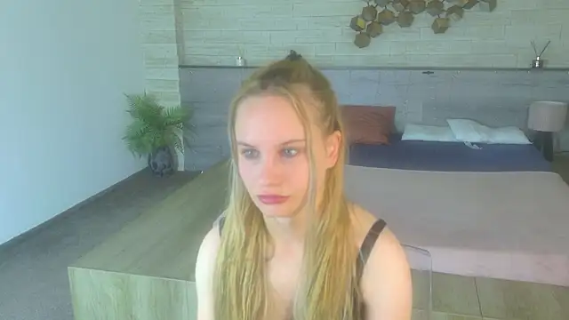 Snapshot of IceBlueBabe chatting on 06-11-26, 07:45 IceBlueBabe online show from 06-11-26, 07:45