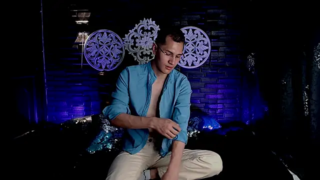 MilanDavid1 online show from 03-19-26, 05:17