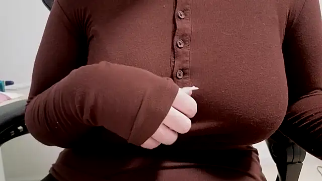 Snapshot of blaire_noelle chatting on 03-24-26, 08:47 blaire noelle online show from 03-24-26, 08:47