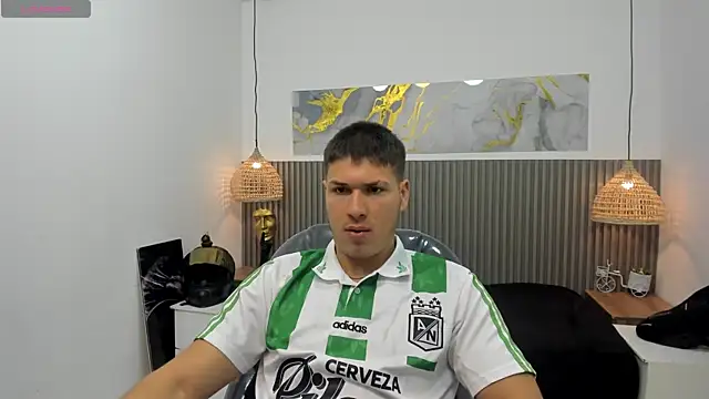 Snapshot of AlessandroFranco chatting on 05-09-26, 01:27 AlessandroFranco online show from 05-09-26, 01:27