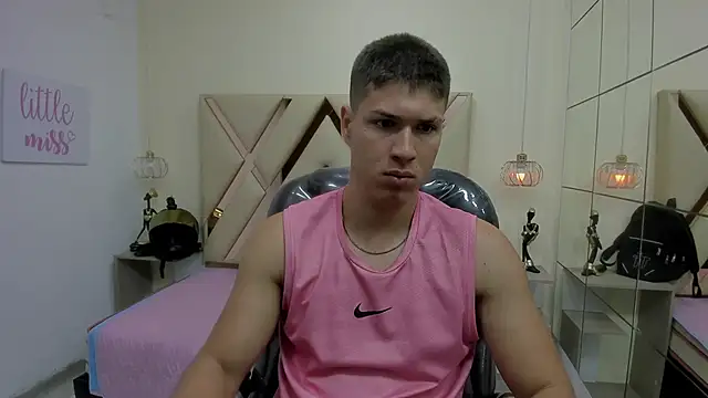 Snapshot of AlessandroFranco chatting on 05-22-26, 01:39 AlessandroFranco online show from 05-22-26, 01:39