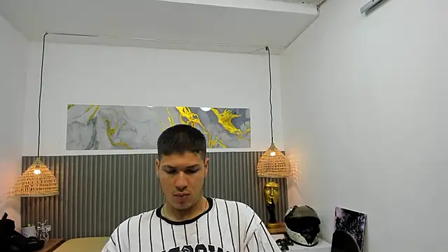 Snapshot of AlessandroFranco chatting on 06-19-26, 01:26 AlessandroFranco online show from 06-19-26, 01:26