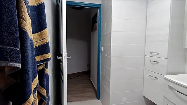 Snapshot of Gaston6666 chatting on 03-12-26, 07:20 Gaston6666 online show from 03-12-26, 07:20