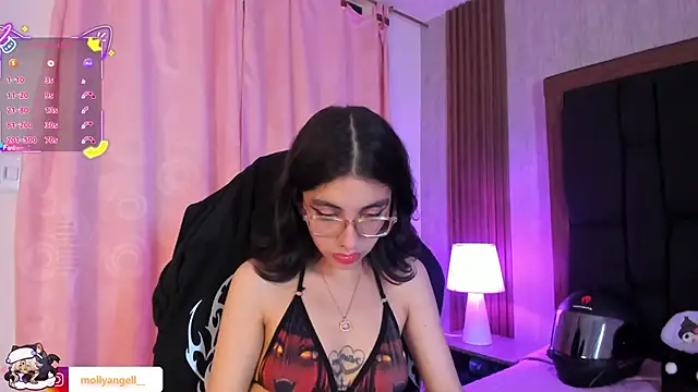 Molly A online show from 04-18-26, 07:58