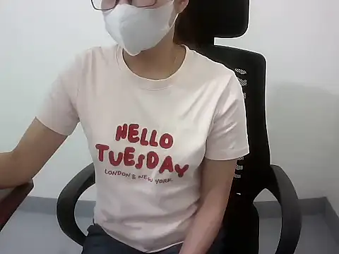 Snapshot of Mai_phuong chatting on 03-10-26, 02:27 Mai phuong online show from 03-10-26, 02:27