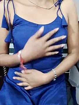 Snapshot of SAREEN762 chatting on 03-10-26, 07:13 SAREEN762 online show from 03-10-26, 07:13