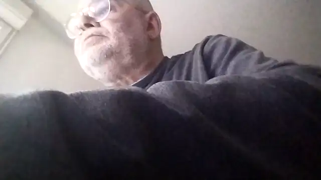 Snapshot of oura chatting on 03-17-26, 06:17 oura online show from 03-17-26, 06:17