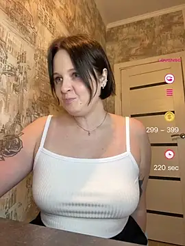 Snapshot of HubbaBaby chatting on 06-03-26, 05:51 HubbaBaby online show from 06-03-26, 05:51