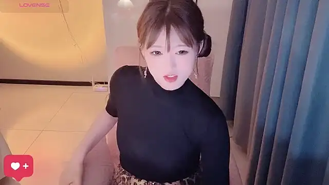 Snapshot of winnie-ww chatting on 05-15-26, 11:50 winnie-ww online show from 05-15-26, 11:50