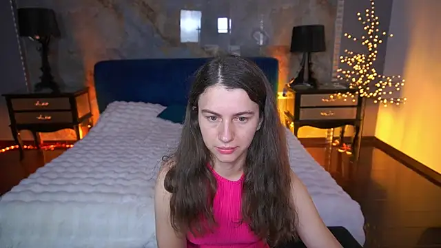 LittleJulii online show from 06-26-26, 02:32