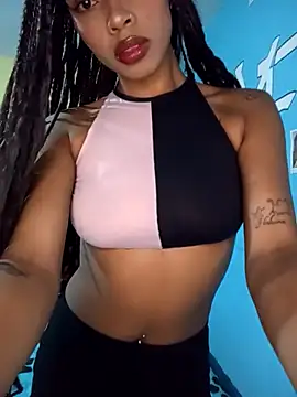 Snapshot of Megan_bromw chatting on 03-18-26, 03:37 Megan bromw online show from 03-18-26, 03:37