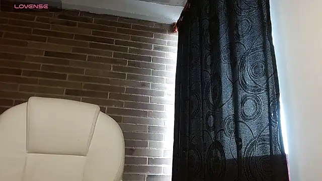 sweet-little online show from 04-23-26, 12:29