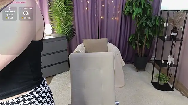 BlondeLina online show from 04-09-26, 04:45