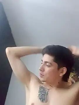 Snapshot of Pupydogg chatting on 03-10-26, 05:40 Pupydogg online show from 03-10-26, 05:40