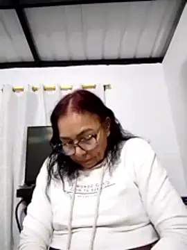 HOT LATINA20 online show from 03-28-26, 02:11