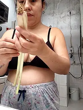 Snapshot of SweetHairy chatting on 03-12-26, 12:33 SweetHairy online show from 03-12-26, 12:33