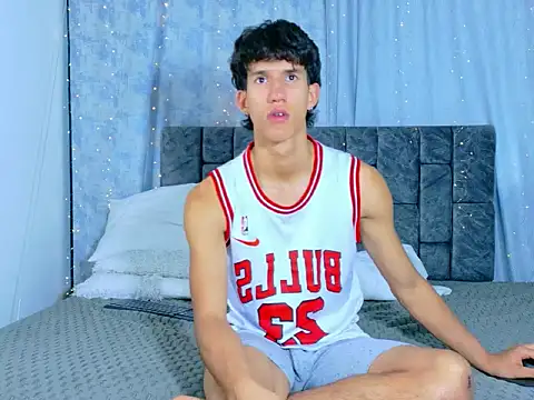 Snapshot of Thiago_salazar chatting on 03-11-26, 06:14 Thiago salazar online show from 03-11-26, 06:14