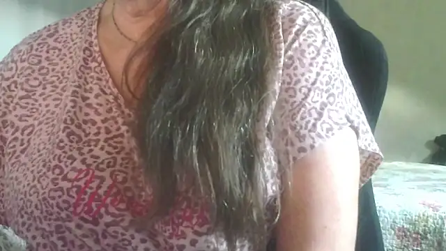 Snapshot of justerotiq chatting on 03-10-26, 04:56 justerotiq online show from 03-10-26, 04:56