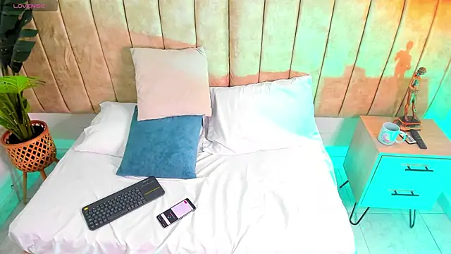 AgathaSavage online show from 04-06-26, 03:26