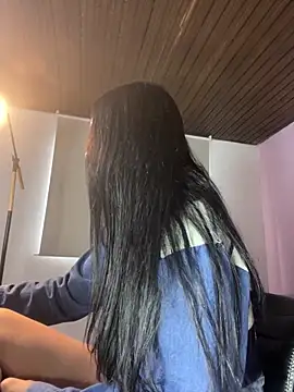 Snapshot of Bella_Pinkk chatting on 03-12-26, 06:58 Bella Pinkk online show from 03-12-26, 06:58