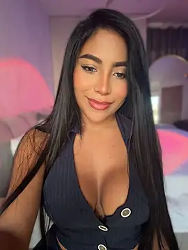 SaraValentina11 online show from 05-26-26, 10:17