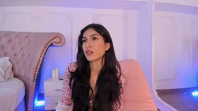 Snapshot of LucianaBlanco_ chatting on 06-15-26, 08:44 LucianaBlanco online show from 06-15-26, 08:44