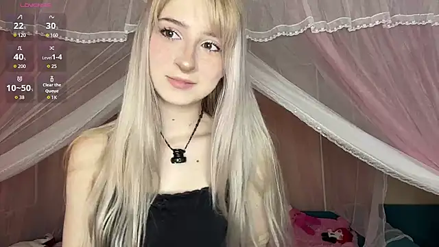 Snapshot of OnlyEva1 chatting on 05-17-26, 08:01 OnlyEva1 online show from 05-17-26, 08:01