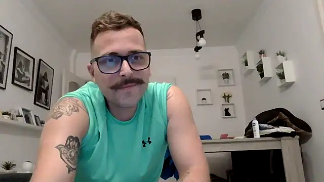 Snapshot of yanick931 chatting on 04-29-26, 10:38 yanick931 online show from 04-29-26, 10:38