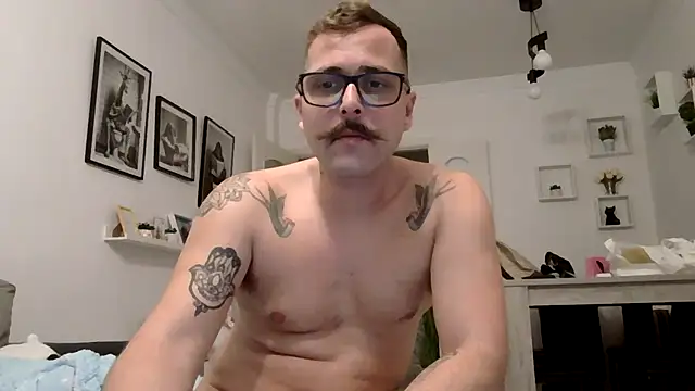 Snapshot of yanick931 chatting on 05-16-26, 12:51 yanick931 online show from 05-16-26, 12:51
