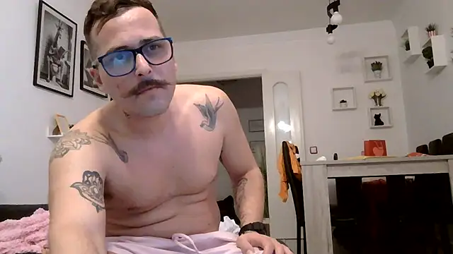Snapshot of yanick931 chatting on 05-23-26, 11:09 yanick931 online show from 05-23-26, 11:09