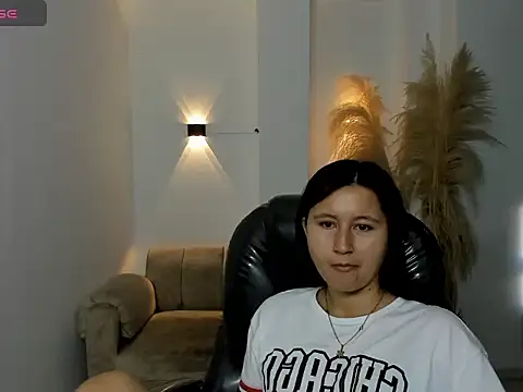 isabella grace18 online show from 04-20-26, 01:47