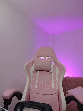 miss  madison online show from 04-21-26, 08:23