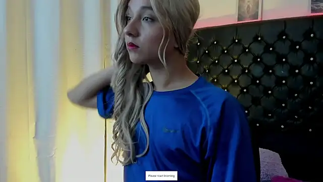 Snapshot of BellaRoge chatting on 06-13-26, 05:27 BellaRoge online show from 06-13-26, 05:27