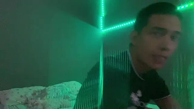 Snapshot of BrownBoyLover01 chatting on 03-12-26, 10:32 BrownBoyLover01 online show from 03-12-26, 10:32