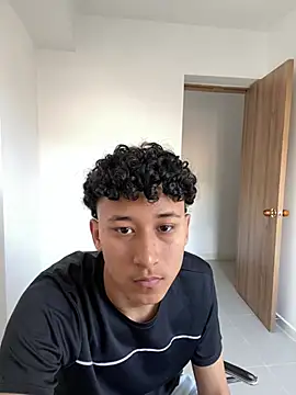 Snapshot of andres_007 chatting on 03-11-26, 08:04 andres 007 online show from 03-11-26, 08:04