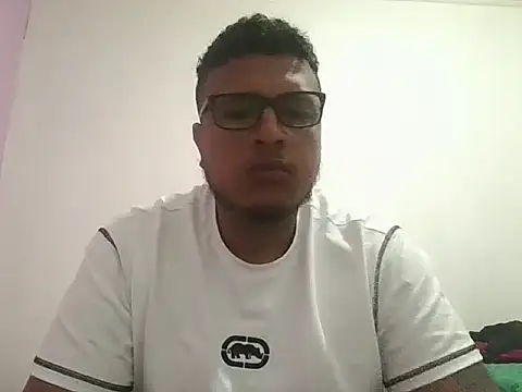 Snapshot of Dc333777 chatting on 03-12-26, 12:28 Dc333777 online show from 03-12-26, 12:28