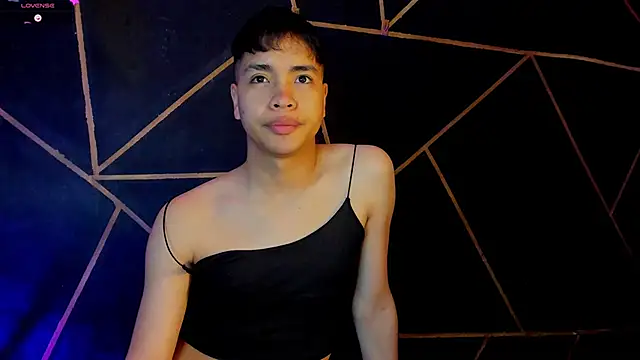 Snapshot of Lee_Colee chatting on 05-31-26, 01:14 Lee Colee online show from 05-31-26, 01:14
