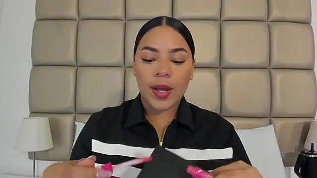 Snapshot of lilly_williamss chatting on 06-11-26, 03:59 lilly williamss online show from 06-11-26, 03:59
