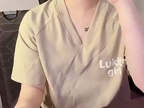 hunhun122 online show from 04-14-26, 04:02