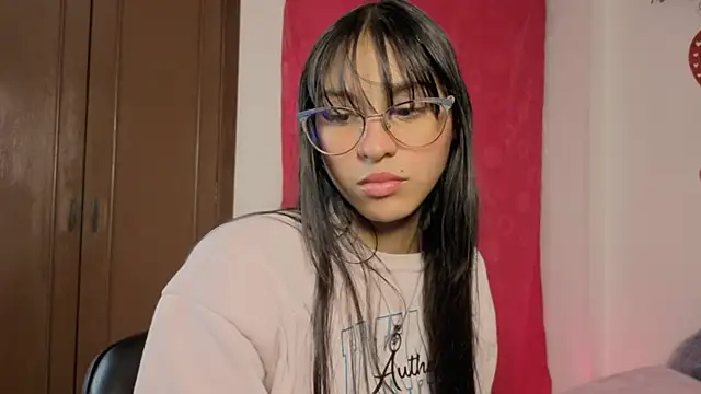 Snapshot of PaulaCutexs chatting on 05-11-26, 02:39 PaulaCutexs online show from 05-11-26, 02:39