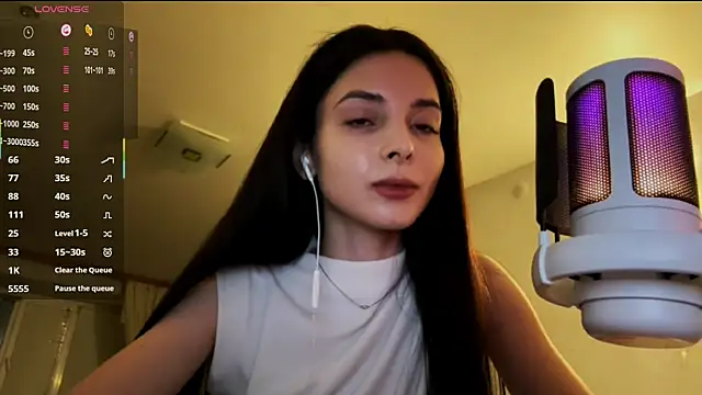 Snapshot of Mikytiki chatting on 03-11-26, 02:12 Mikytiki online show from 03-11-26, 02:12